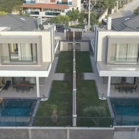 Merkez Havuzlu Odalarbanyolu Villa *