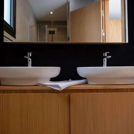 Merkez Havuzlu Odalarbanyolu * Cesme