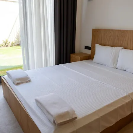 Villa Merkez Havuzlu Odalarbanyolu