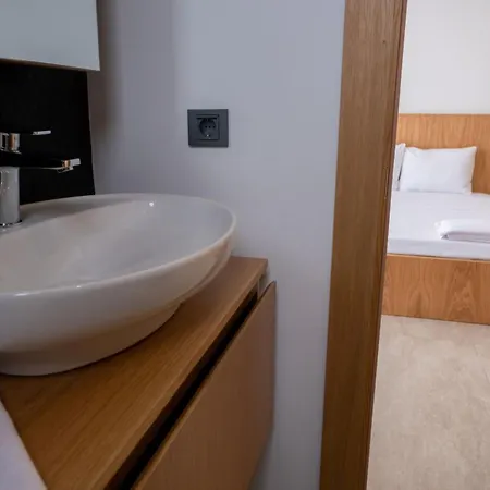 Merkez Havuzlu Odalarbanyolu Vilă