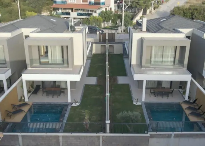 Merkez Havuzlu Odalarbanyolu Villa *