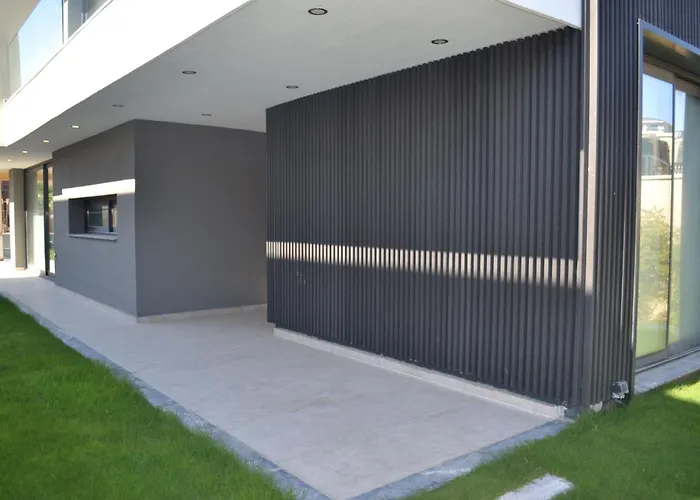 Villa Merkez Havuzlu Odalarbanyolu Çeşme