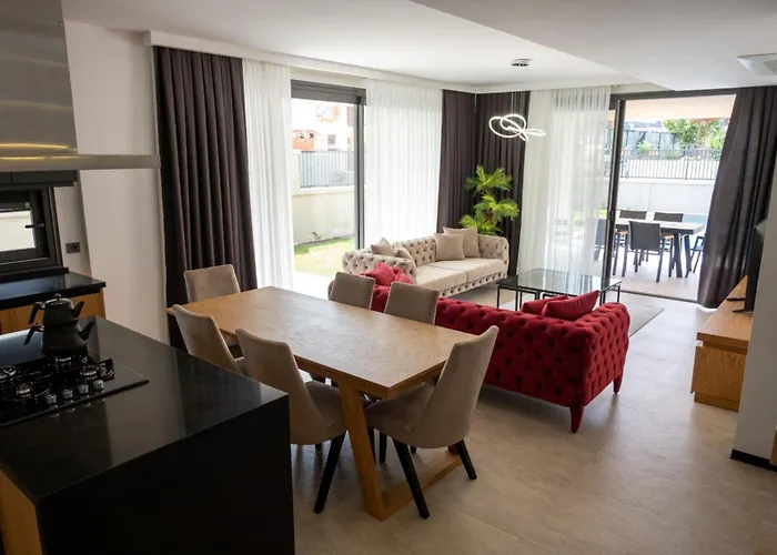 Villa Merkez Havuzlu Odalarbanyolu