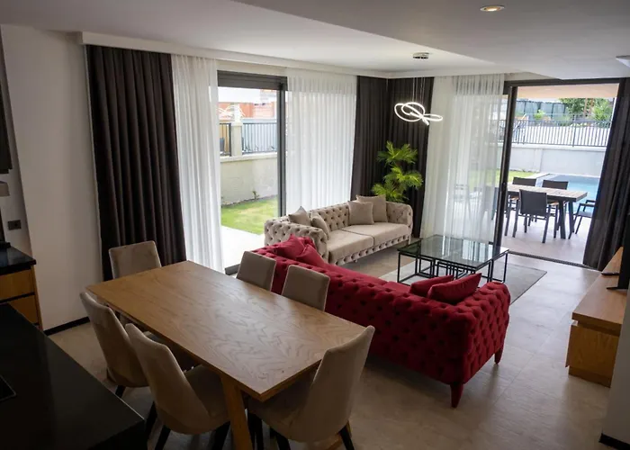 Merkez Havuzlu Odalarbanyolu * Çeşme